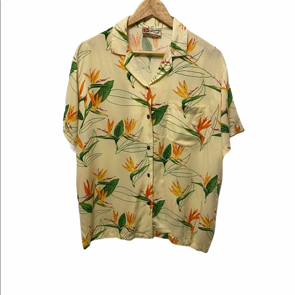 hawaiian original Tops - Hawaiian Original Floral Button Up Ladies Size M